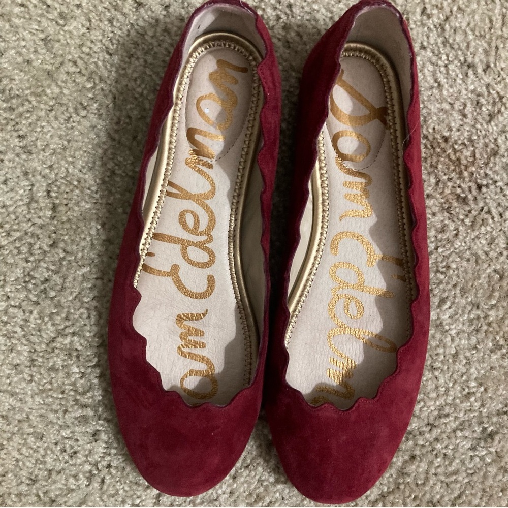 Sam Edelman Scalloped Red Suede Flats - Picture 4 of 4